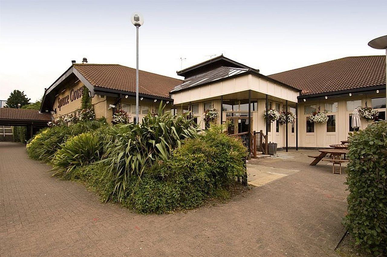 Premier Inn Basingstoke West Buitenkant foto